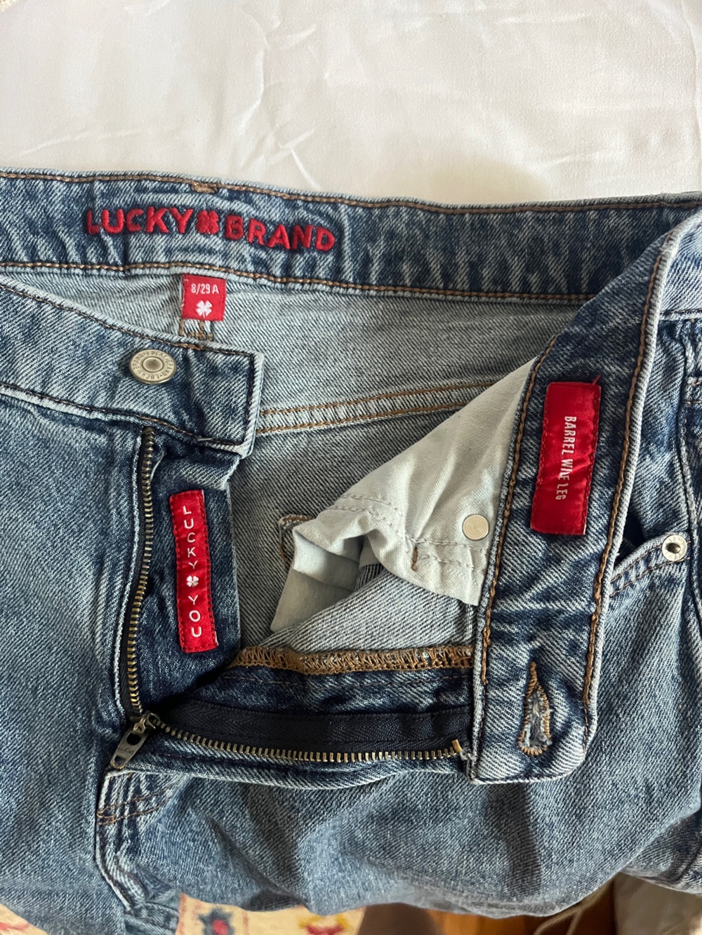 Lucky Brand Women’s Barrel Jeans in Medium Wash - Picture 5 of 9